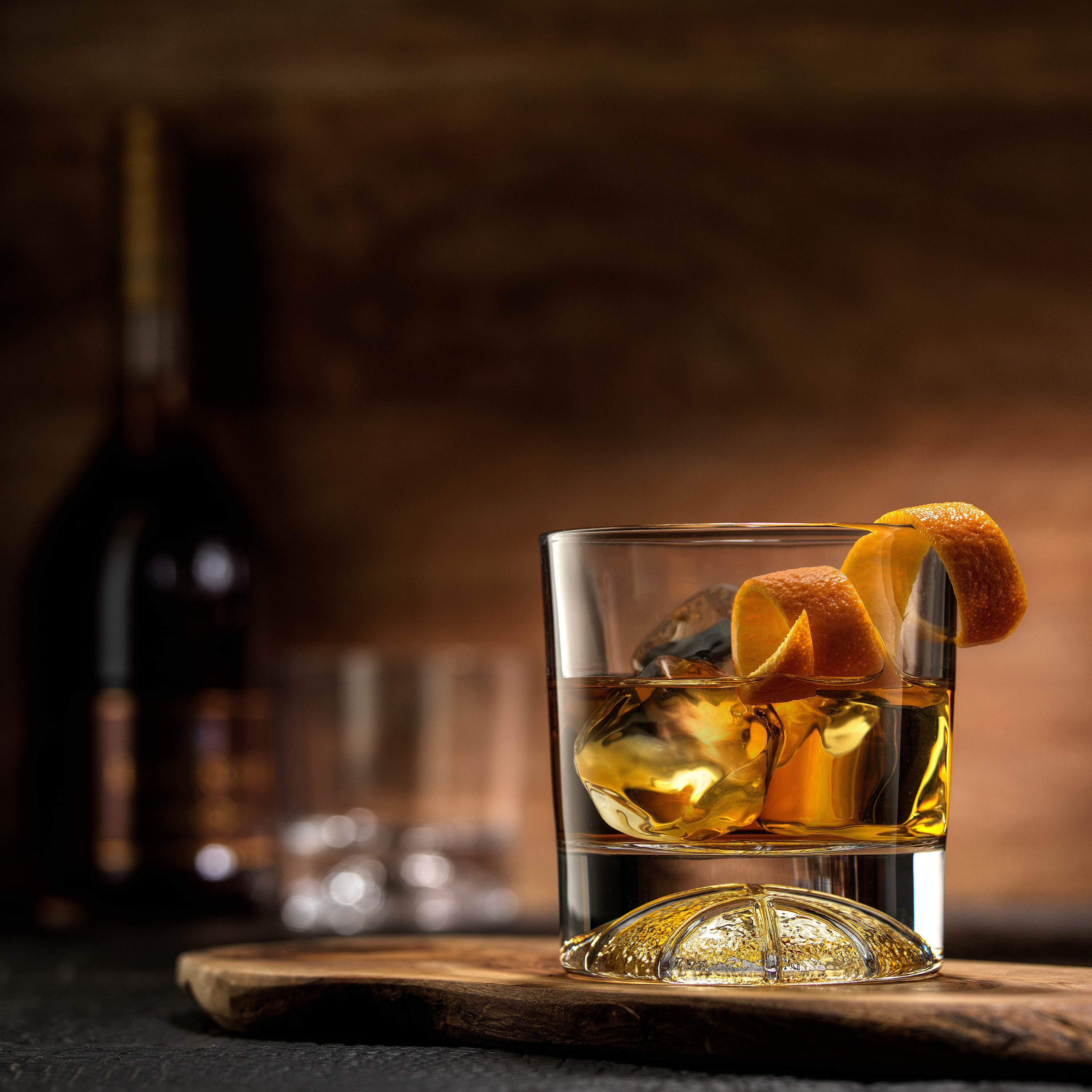 Elevate Your Whiskey Experience: The Art of Choosing The Perfect DOF Glass