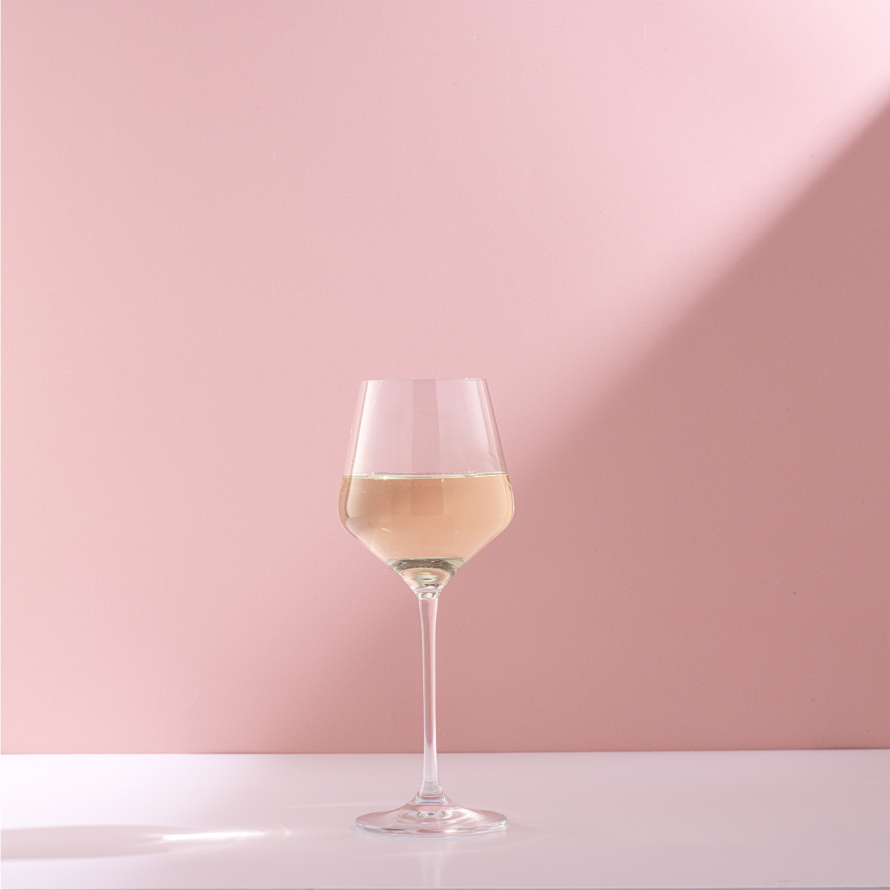 Exploring the Different Types of Wine Glasses and Their Purpose